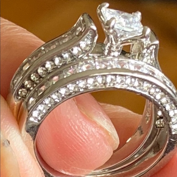 Ring - Picture 2 of 3